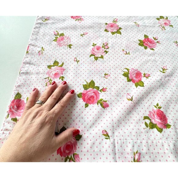 Vintage 70s pillowcase, pink floral, polka dots, cottage core, single casing - Picture 4 of 10